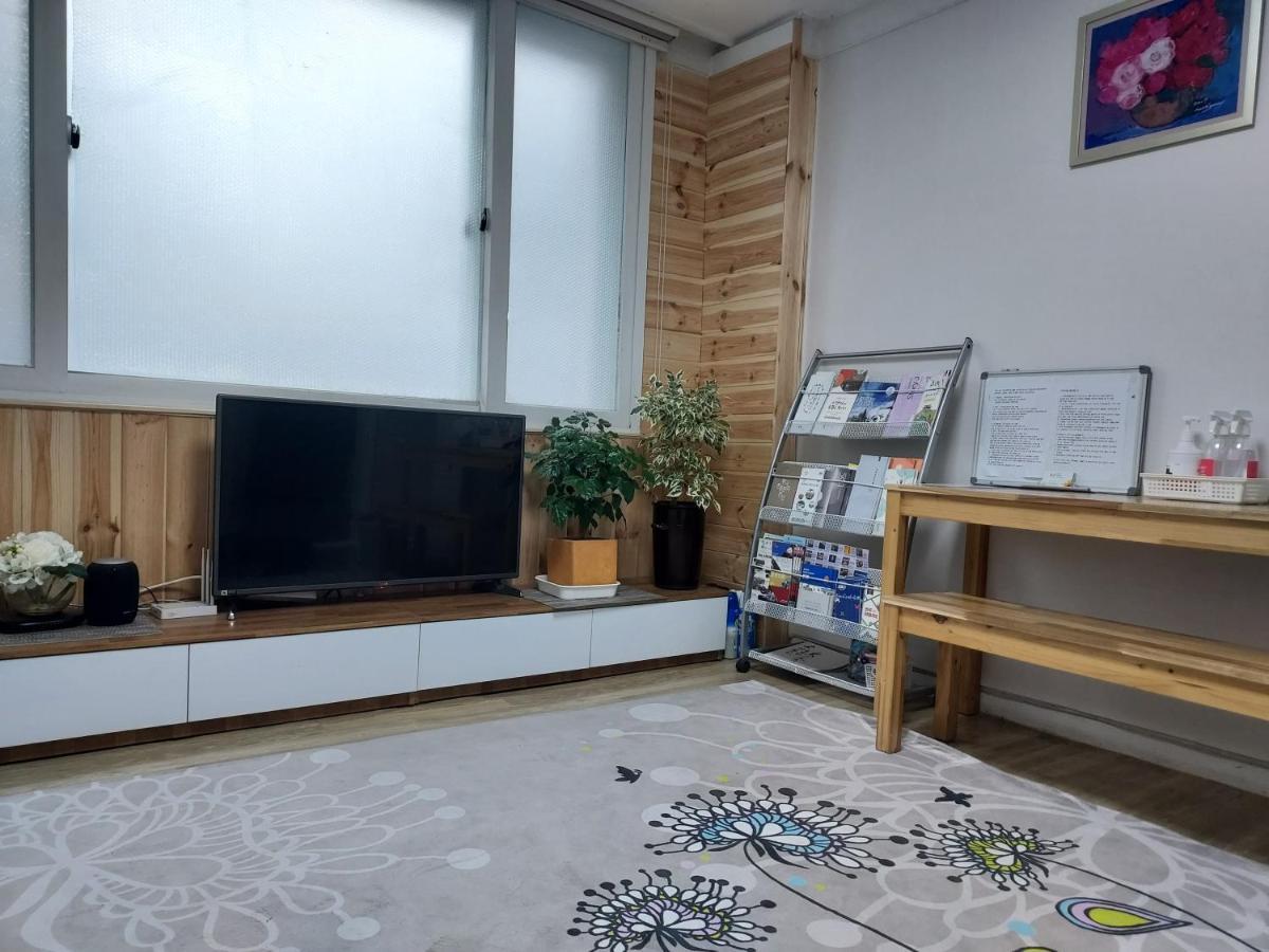 J&J Guesthouse Чонджу Экстерьер фото